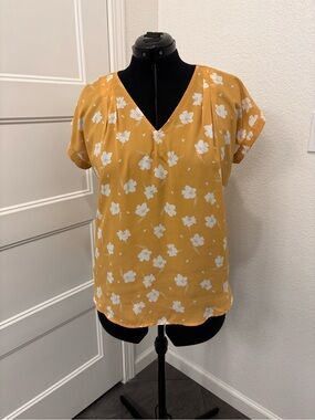 Simply Vera Vera Wang Mustard Yellow Floral V-Neck Blouse